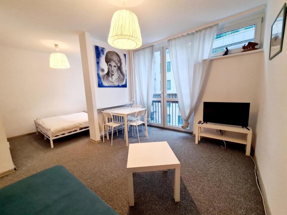 Апартаменти Topfloor Greeceflat A Cosy Flat In The City Center Варшава Екстер'єр фото